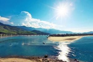 Vịnh Lăng Cô – điểm du lịch lý tưởng cho mùa hè